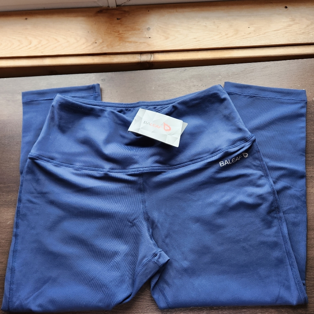 NWT.. women's leggings
